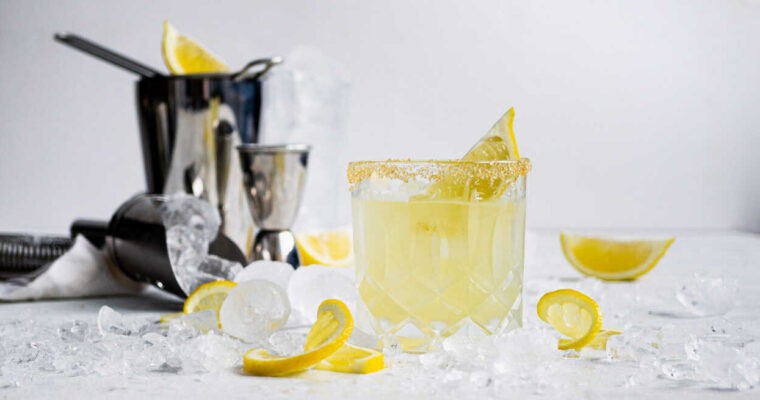 Drink vodka sour