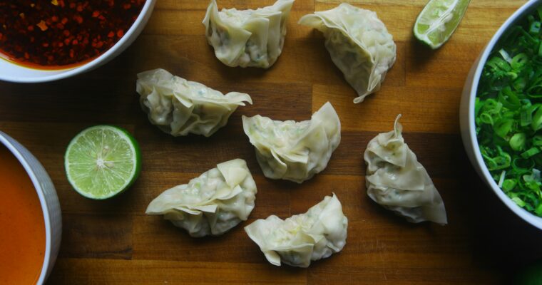 Szybkie kanapki i domowe japońskie pierogi z sosem
